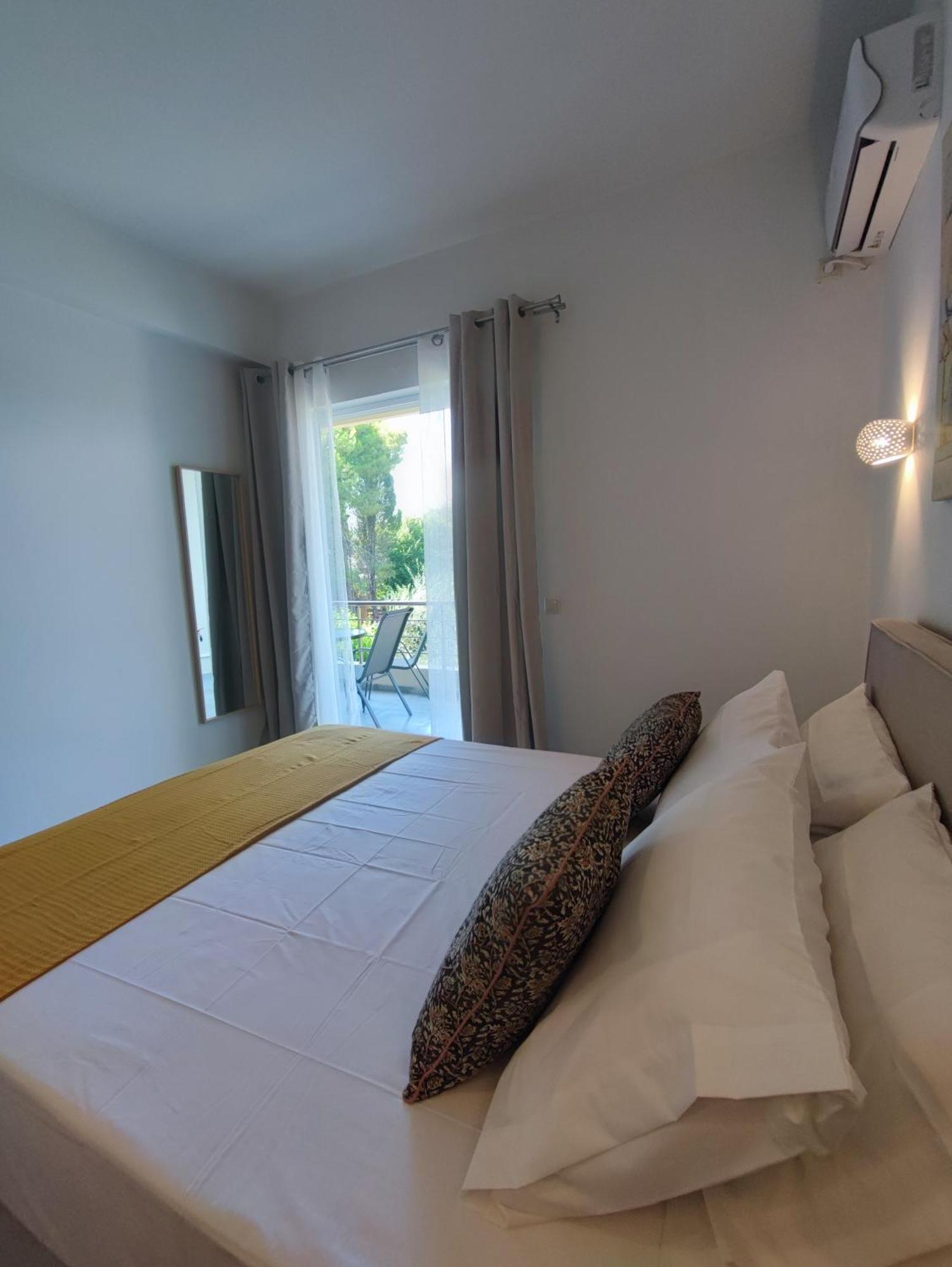 Coritos Holiday Apartments Kontokali Bagian luar foto